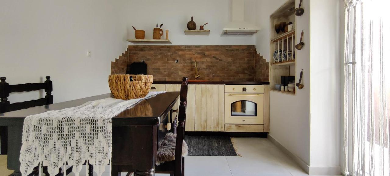 Laina Traditional Guest House Aperathos Екстер'єр фото